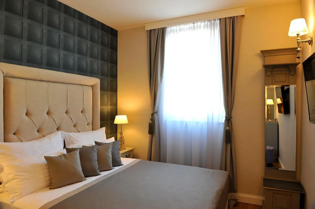 Bajamonti 5 Luxury Rooms Split Bed & Breakfast